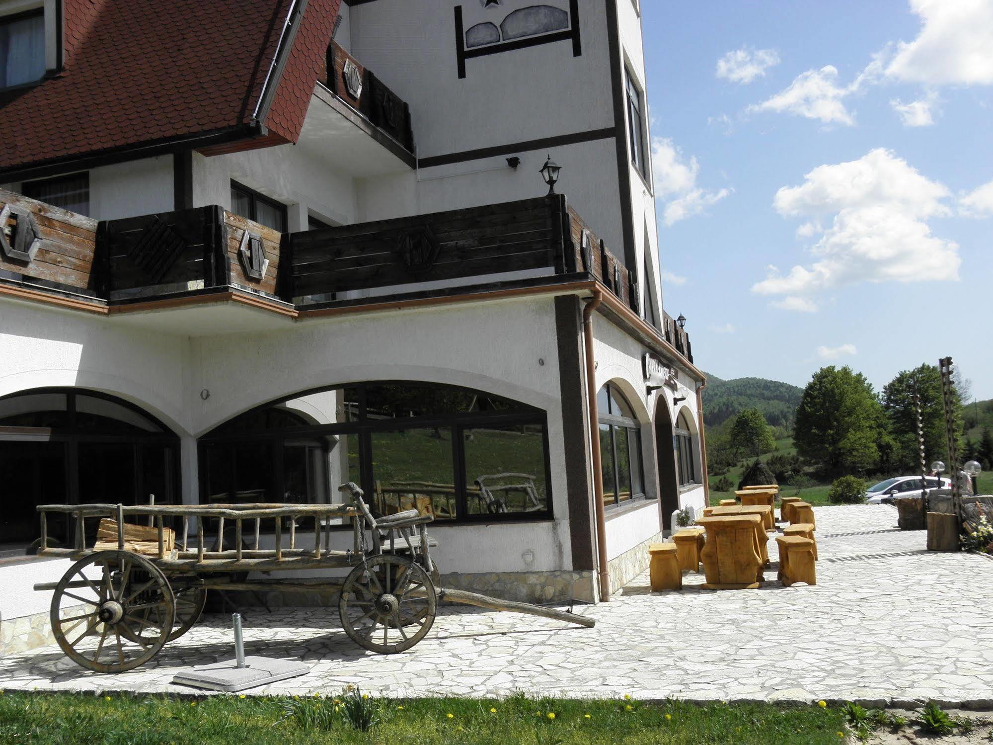 Pansion & Restoran Winnetou Plitvička Jezera Exterior foto