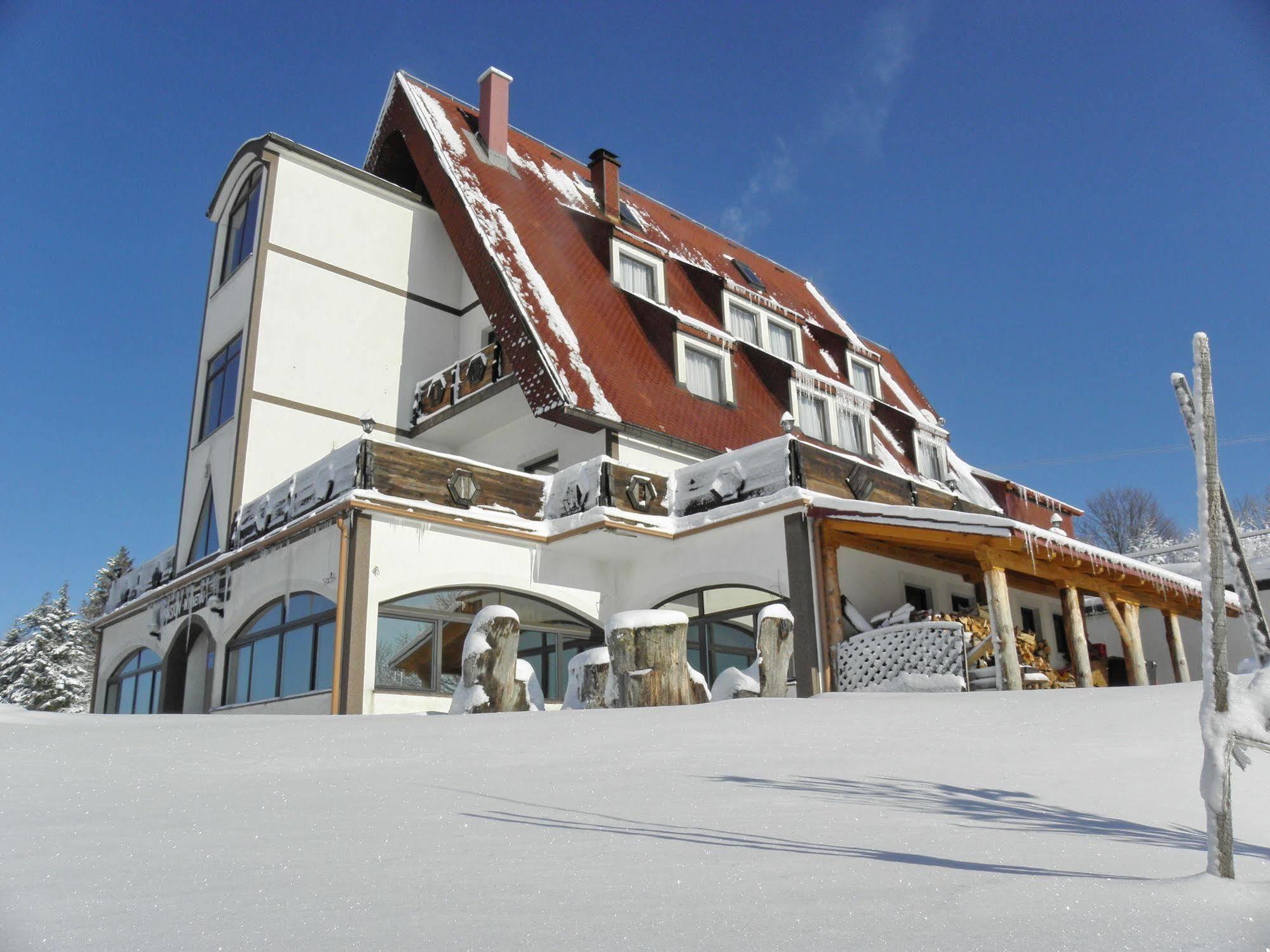 Pansion & Restoran Winnetou Plitvička Jezera Exterior foto